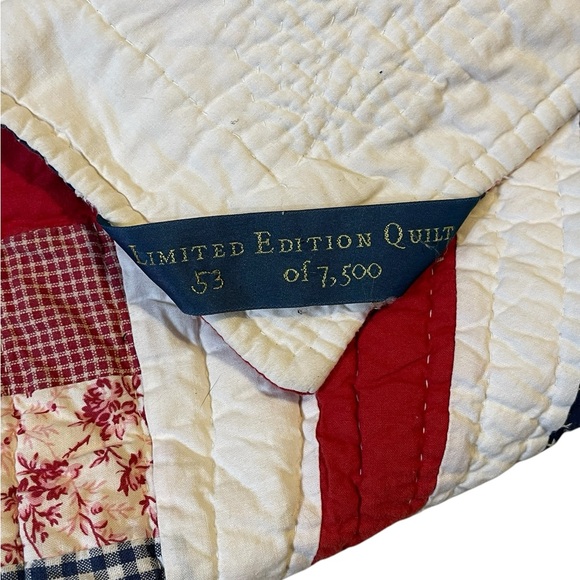 ❤️❤️PATRIOTIC RED WHITE AND BLUE STARS PATCHWORK QUILT SIZE LIMITED EDITION. - Picture 6 of 9